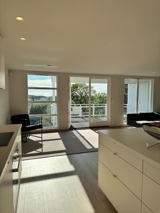 Ny Urban Leilighet Med Super Utsikt Haugesund Exterior photo